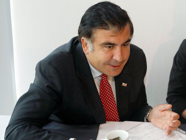 Президент Грузии Михаил Саакашвили, открывая в Тбилиси Дом Юстици, сделал новый выпад в адрес Москвы, обвинив ее в развязывании войны компроматов на территории страны