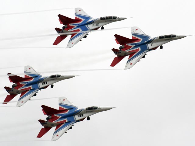 Два пилота МиГ-29 из резервного состава "Стрижей" решили уволиться с военной службы, сообщил РИА "Новости" знакомый с ситуацией источник