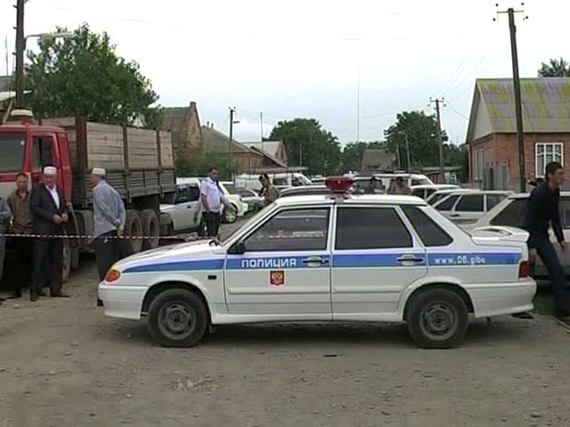 В Ингушетии проверяют обстоятельства смерти командира сводного отряда полиции Кемеровской области, найденного мертвым на посту на федеральной трассе "Кавказ"
