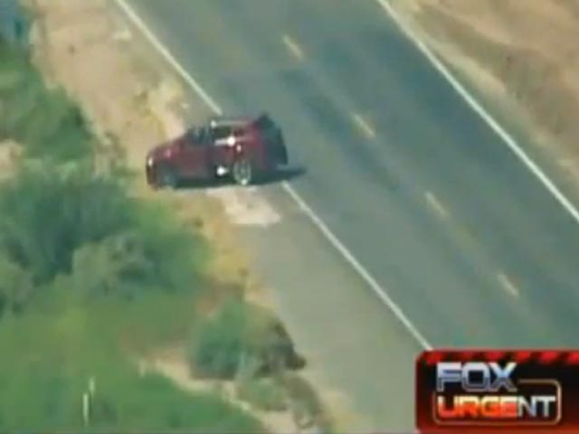 Американский канал Fox News показал в прямом эфире полицейскую погоню, которая закончилась самоубийством преследуемого водителя. Ведущий извинился