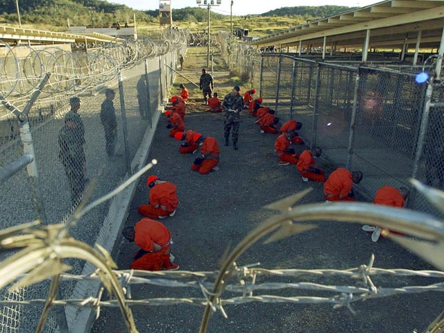 Канадец египетского происхождения Омар Хадр в субботу вывезен из американской тюрьмы в Гуантанамо, где он был самым молодым узником