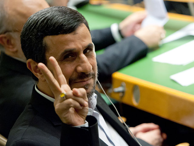 Личный кинооператор президента Ирана Махмуда Ахмадинежада Хасан Голь Ханбан, сопровождавший главу государства во время его поездки на Генеральную ассамблею ООН в Нью-Йорке, решил не возвращаться на родину и попросил политического убежища в США