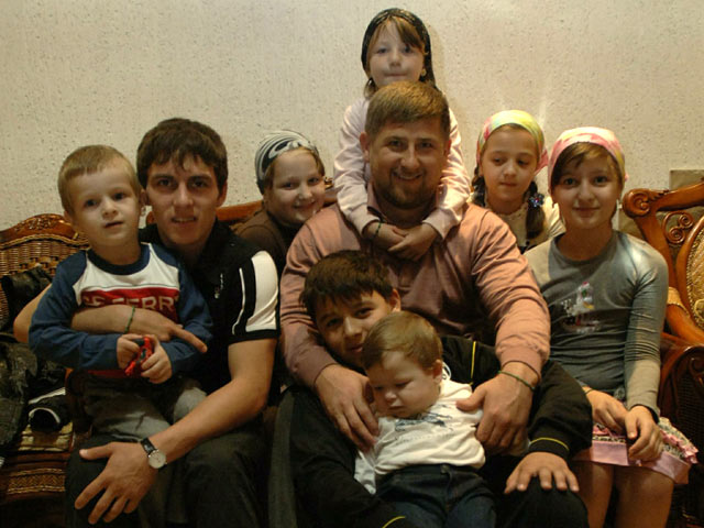 14-летняя дочь главы Чечни выучила весь Коран и будет хафизом