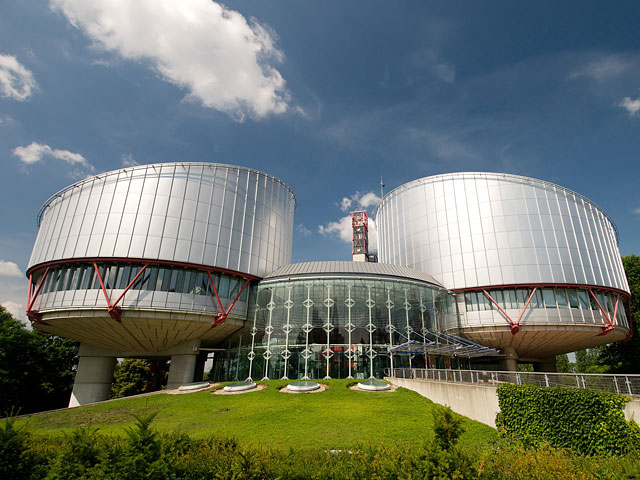 Европейский суд по правам человека (ЕСПЧ) вынес знаковый приговор по делу троих россиян, осужденных за торговлю наркотиками