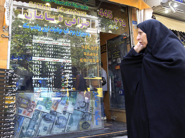 Немецкая пресса: иранский риал теряет в цене из-за желания граждан иметь более твердую валюту