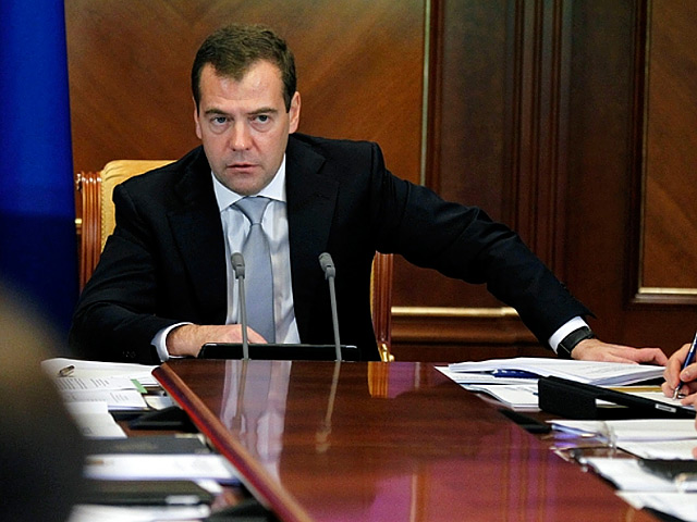 Медведев, подводя итоги заседания, заявил, что остается при своем мнении, потому что иначе найдутся желающие выпивать за рулем в надежде "проскочить"