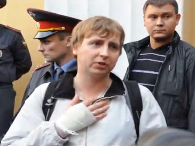 Первоначальная версия троих уроженцев Чечни, согласно которой петербургский журналист Кирилл Панченко напал на них с ножом в московском метро, а не они на него, получила подтверждение, утверждают адвокаты арестованных