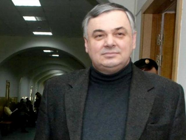 Владимир Малаховский, в марте 2007 года осужденный Басманным судом по "делу ЮКОСа" на 12 лет заключения за хищение нефти и отмывание средств, отпущен из колонии Нижегородской области на свободу