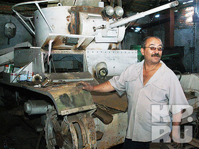 Конструктор-энтузиаст Вячеслав Веревочкин, воссоздававший танки в том числе для фильмов российских режиссеров, скончался в четверг в Новосибирской области на 56-м году жизни