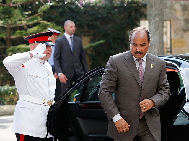 Президент Мавритании Мохаммед Ульд Абдель Азиз попал в больницу после того, как его кортеж случайно обстреляли военные