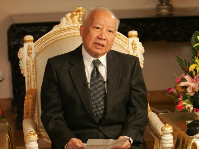 Правительство Камбоджи официально объявило, что бывший король страны Нородом Сианук скончался в Пекине в возрасте 89 лет