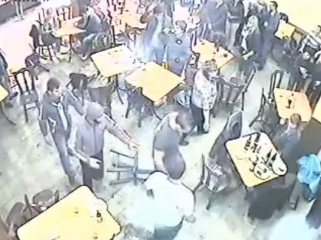 Полиция Кемеровской области в рамках расследования дела о нападении на местное кафе и избиении посетителей задержала инициаторов погрома Полиция Кемеровской области в рамках расследования дела о нападении на местное кафе и избиении посетителей задержала инициаторов погрома