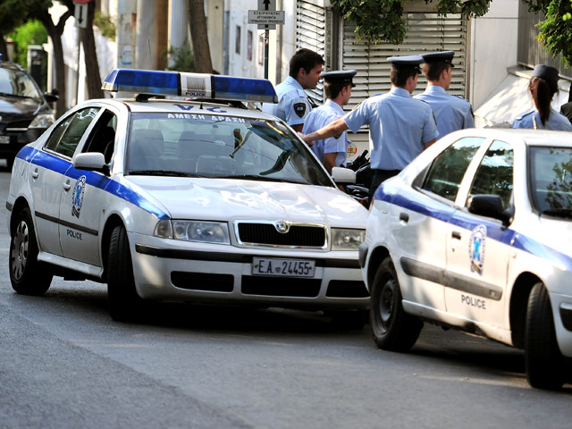 В понедельник трагический инцидент произошел в суде греческой столицы. Во время слушаний по делу об убийстве в зале суда раздались выстрелы