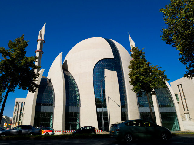 В Кёльне близится к концу строительство крупнейшей в Германии мечети, которая также станет одной из крупнейших в Европе
