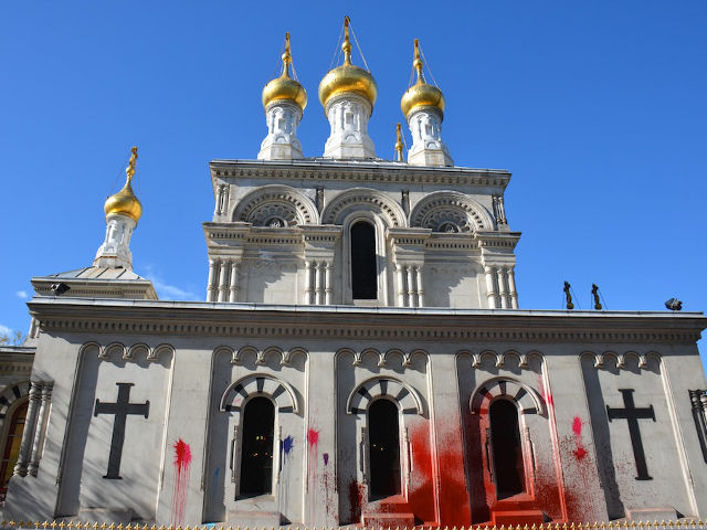 Храм Руской зарубежной церкви в Женеве облили краской