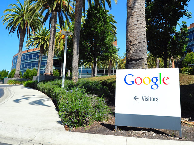 Акции Google потеряли в цене 8% из-за оплошности с публикацией отчета