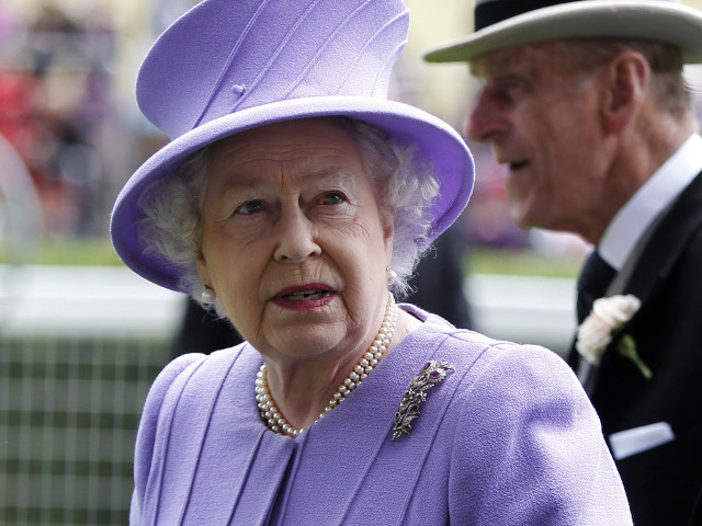 Королева Великобритании Елизавета II ищет через сеть интернет горничную, обладающую навыками по уходу за предметами антиквариата и драгоценностями, а также имеющую возможность работать за пределами Лондона на протяжении трех месяцев в году