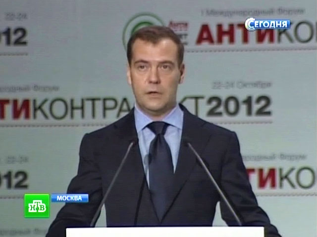 Медведев призвал мотивировать граждан не покупать контрафакт и создать суды по защите авторских прав