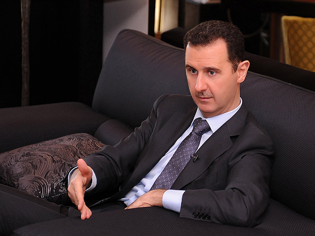Президент Сирии Башар Асад издал указ, объявляющий в стране всеобщую амнистию. Согласно ему, от наказания освобождаются все граждане, осужденные за нетяжкие преступления, кроме "террористов"