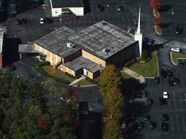 На юго-востоке США, в городе Атланте, один человек скончался от огнестрельного ранения в результате стрельбы в протестантской церкви