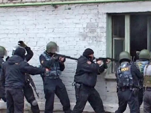Уничтоженные в ходе спецоперации "Эдельвейс-Татарстан" двое боевиков действительно были причастны к покушению на муфтия республики и убийству его заместителя накануне Рамадана, подтвердили местные власти