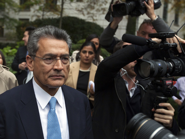 Раджат Гупта, бывший член совета директоров банка Goldman Sachs, был приговорен в США к двум годам заключения за торговлю инсайдерской информацией