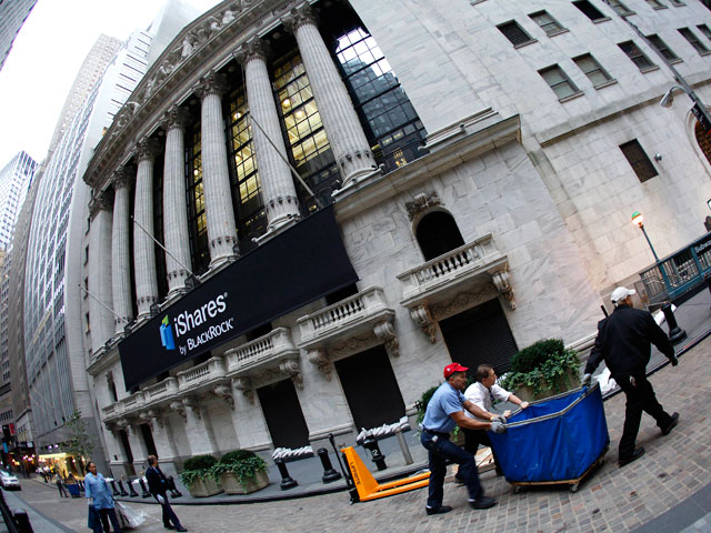 Впервые за четверть века биржи Нью-Йорка NYSE и NASDAQ отменили торги из-за урагана 