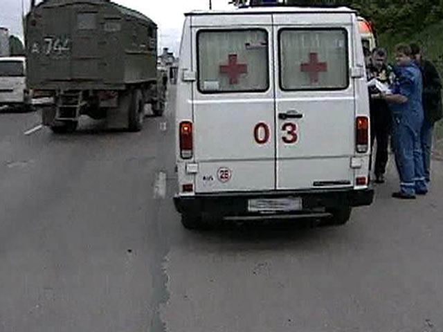 В Саратове автолюбитель сбил на "зебре" женщин с ребенком, а потом врезался в иномарку и избил водителя-полицейского