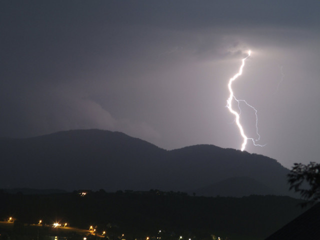 В штате Южная Австралия за сутки было зарегистрировано в общей сложности более 170 тысяч ударов молнии