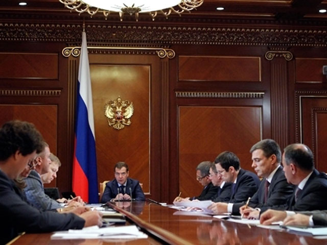 Правительство Дмитрия Медведева пытается составить долгосрочный - на все президентское шестилетие