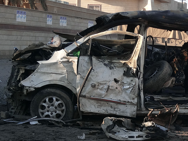 Террорист подорвал заминированный автомобиль вблизи военной базы иракской армии в городе Таджи в 25 км от столицы Ирака. Погибли по меньшей мере 27 человек, десятки людей получили ранения