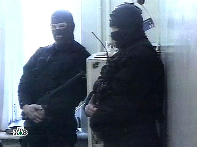 В Ивановской области сотрудники ФСКН взяли штурмом особняк цыганского наркобарона