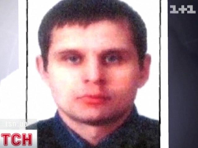 Украинские полицейские, полтора месяца искавшие подозреваемого в расстреле охранников торгового центра "Караван" Ярослава Мазурка, закончили розыск после обнаружения тела мужчины, похожего на подозреваемого
