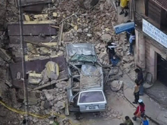 В Гватемале в результате землетрясения, по последним данным, погибли 52 человека, около 200 получили ранения. Еще 22 гватемальца до сих пор числятся пропавшими без вести