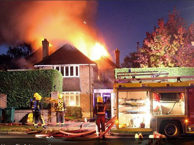 В британской столице сильный пожар уничтожил дом стоимостью 2,8 млн фунтов (4,4 млн долларов), принадлежащий, как сообщили британские СМИ, состоятельному 55-летнему предпринимателю из России