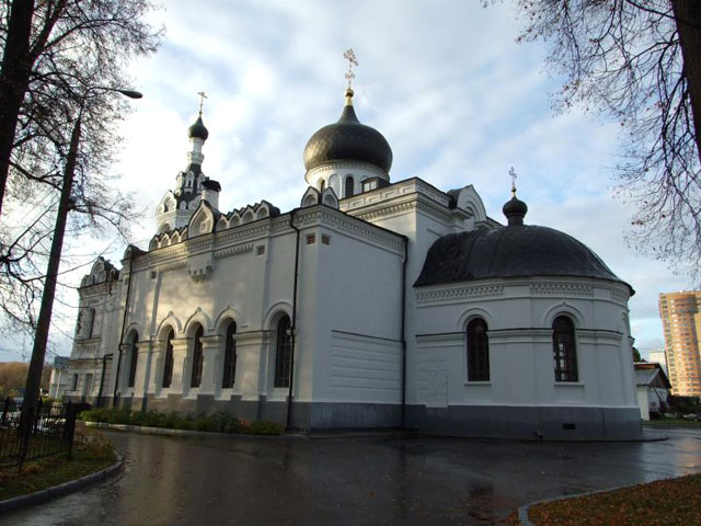 В РПЦ рассказали, кому принадлежат кости, найденные на территории московского храма