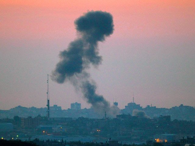 Палестинские боевики не спешат складывать оружие после угроз Израиля, итогом которых стала начавшаяся вчера антитеррористическая операция