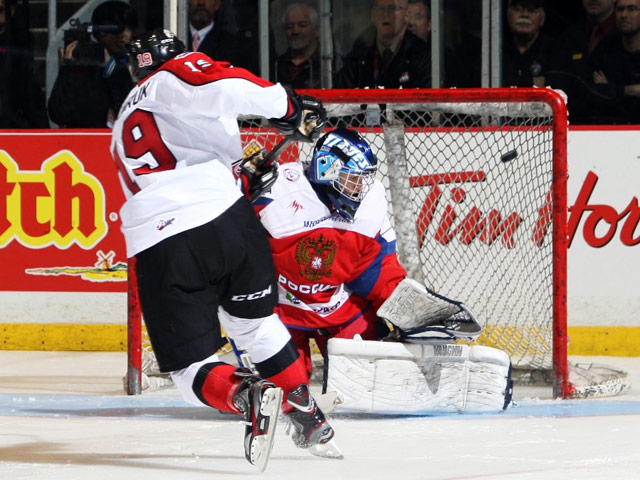 Молодежная сборная России по хоккею, составленная из игроков до 20 лет, одержала победу в суперсерии с канадскими командами, обыграв сборную Западной хоккейной лиги (WHL)