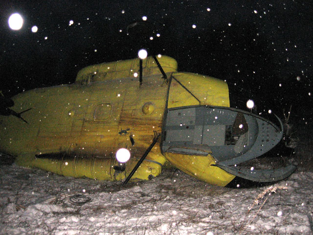 Вертолет Ми-8 с 20 людьми на борту упал в Омской области