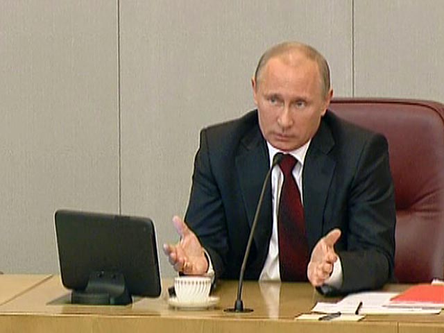 Президент РФ Владимир Путин, вероятно, зачитает послание Федеральному собранию (ФС) в день последнего перед новогодними каникулами заседания Госдумы РФ - 21 декабря