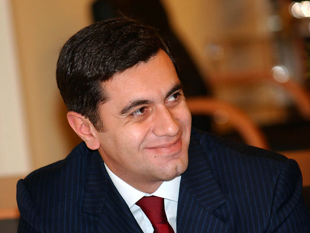 Экс-министр обороны Грузии и противник Саакашвили, осужденный на 11 лет, вернулся на родину