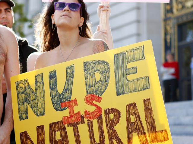 Нудисты из Сан-Франциско протестуют против планов властей запретить в Калифорнии ходить голышом