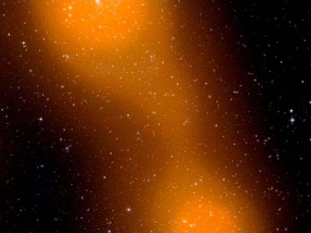 Космическому телескопу Planck впервые удалось запечатлеть два звездных скопления, соединенных "мостом горячего газа"