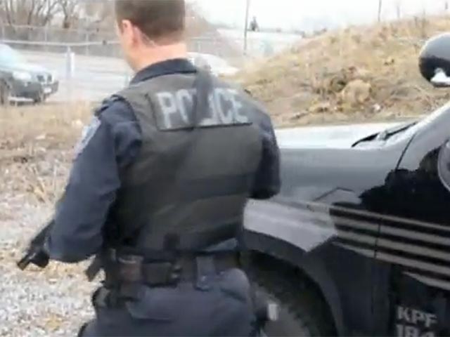 В канадском городе Кингстон полиция арестовала мужчину, который заявил, что Санта-Клауса не существует