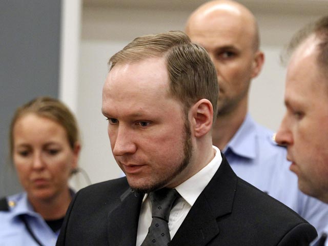 Норвежский террорист Андерс Брейвик пожаловался в 27-страничном письме на то, что тюремные надзиратели склоняют его к самоубийству и дают мало конфет