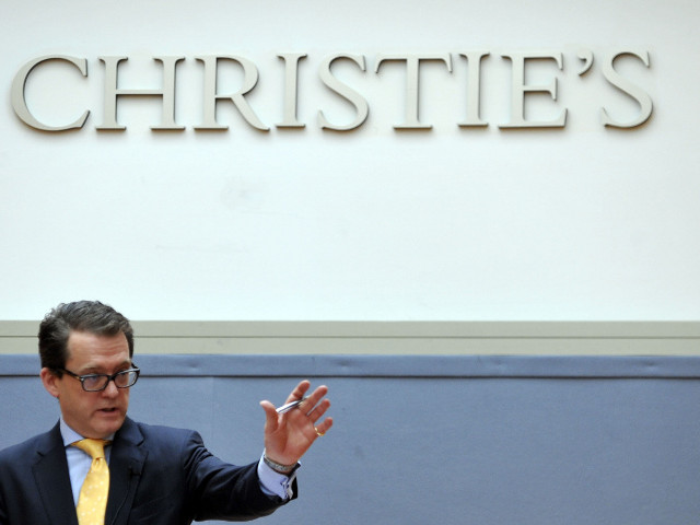 Общая сумма средств, вырученных аукционным домом Christie's на торгах "Шедеврами русского искусства" в британской столице, составила 15,2 млн фунтов (24,4 млн долларов)