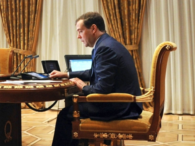 Медведев утвердил госпрограмму развития образования до 2020 года