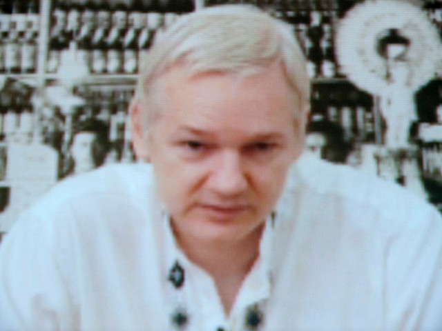 Основатель WikiLeaks Джулиан Ассанж обвинил правых политиков США в давлении на европейские платежные системы