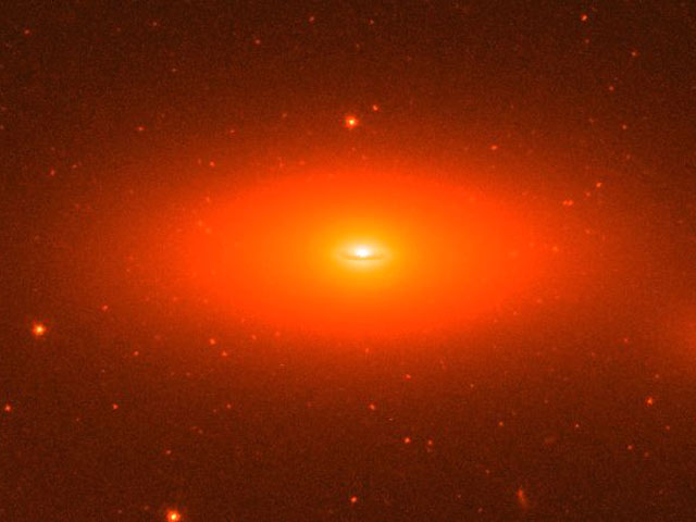 Открытая черная дыра-супертяжеловес перевернула представление ученых о росте галактик