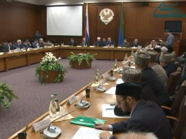 Участники Всемирного союза мусульманских ученых во главе с известным богословом шейхом Али Мухиддином аль-Карадаги участвовали во всероссийской конференции "Дагестан - территория мира", где приняли резолюцию, осуждающую экстремизм